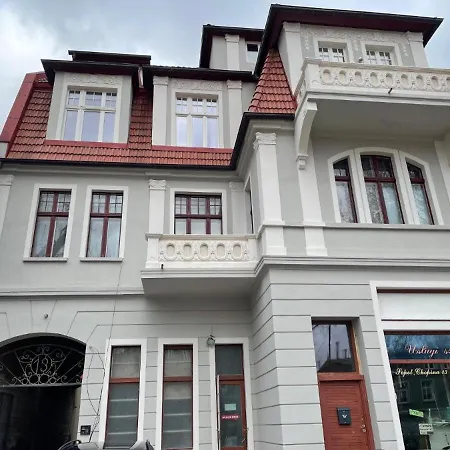 Center *